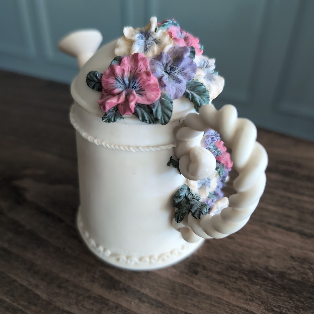 Vintage Dezine Watering Can Trinket Box Lid Cream Floral Hand Painted 1993 - Picture 4 of 11